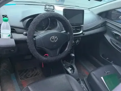 Toyota Yaris L