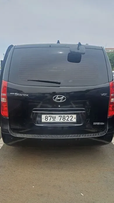 Hyundai Starex