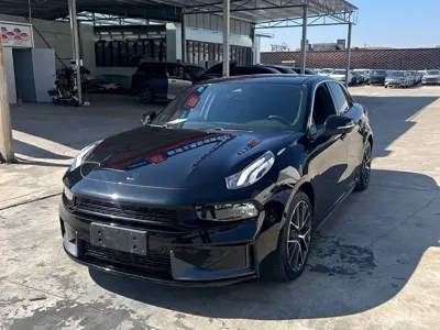 Lynk & Co 03