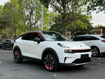 Lynk & Co 06