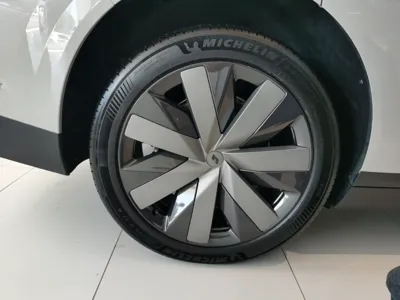 Li Auto Li Auto i8