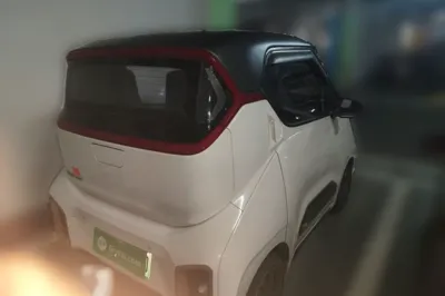 Baojun E200