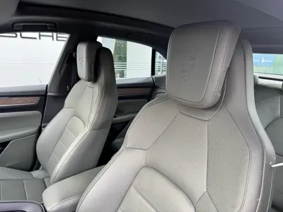 Porsche Macan EV