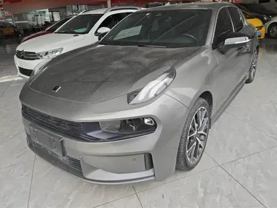 Lynk & Co 03