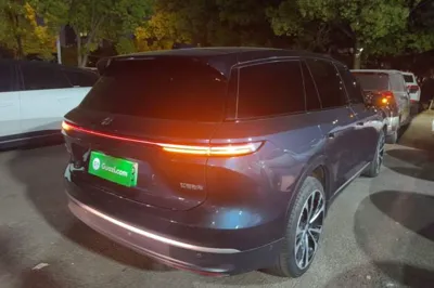 Nio ES8