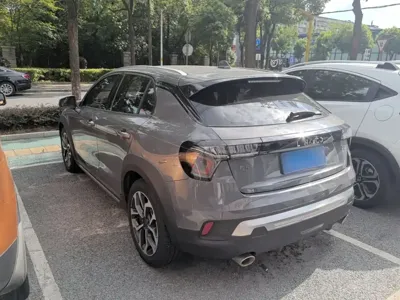 Lynk & Co 02