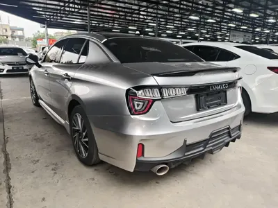 Lynk & Co 03