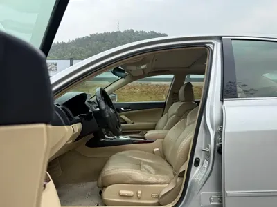 Toyota Reiz