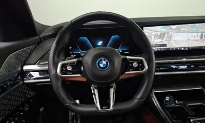 BMW i7