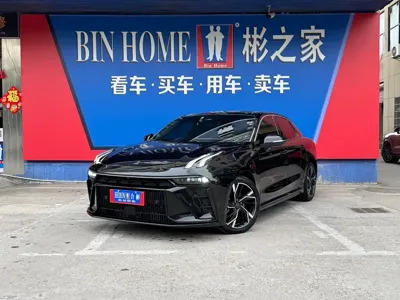 Lynk & Co 03