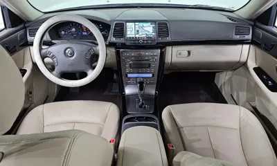 Kia Opirus