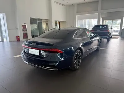 Audi A7L