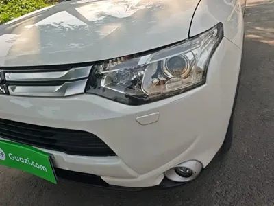 Mitsubishi Outlander (Import)