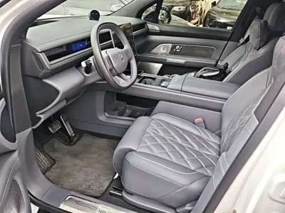 Nio ES8