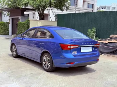 Roewe i5
