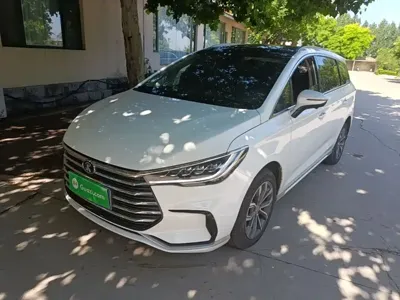 BYD MAX