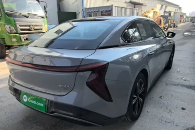 Hongqi EH7
