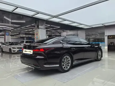 Lexus LS