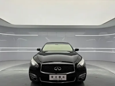 Infiniti Q70
