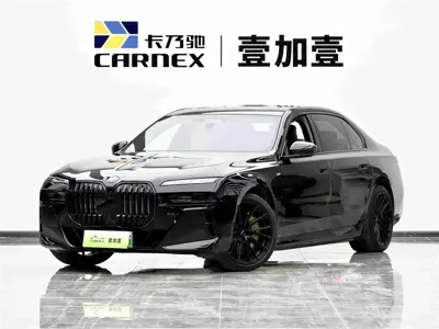 BMW i7
