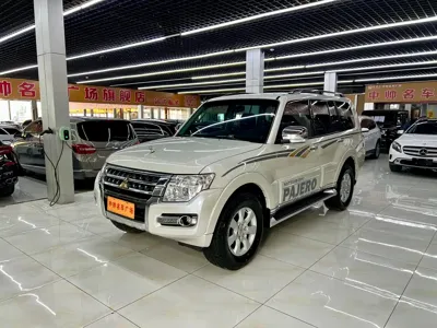 Mitsubishi Pajero (Import)