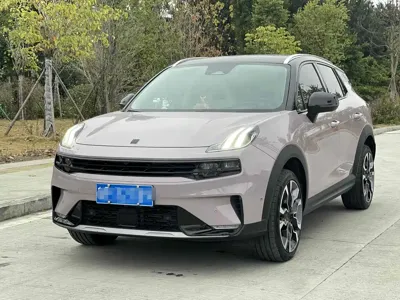 Lynk & Co 06