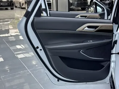 Xpeng P5