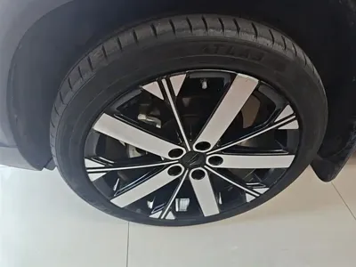 Geely ICON