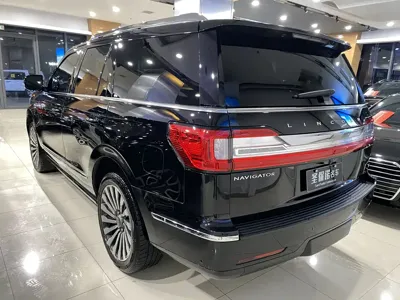 Lincoln Navigator