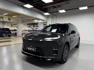 Nio ES8
