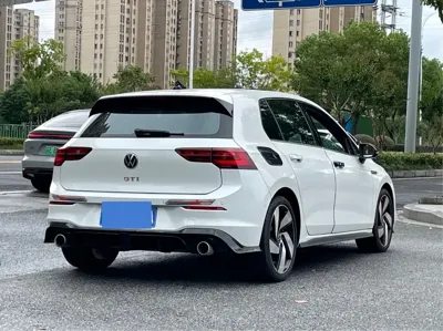 Volkswagen Golf GTI