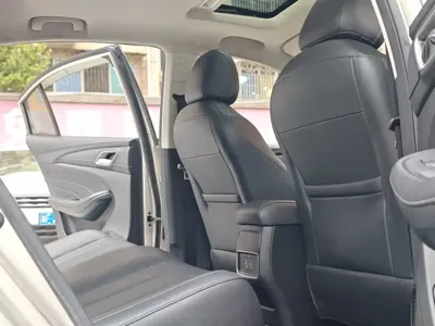 Roewe i5