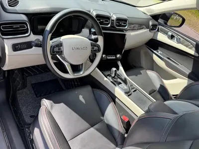 Lynk & Co 02