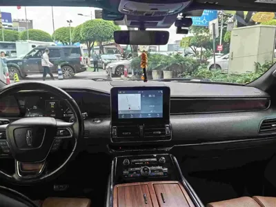 Lincoln Navigator