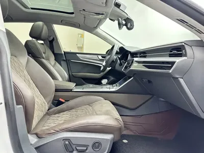 Audi A7L