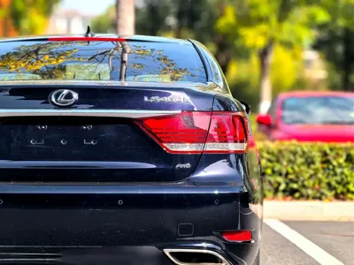 Lexus LS