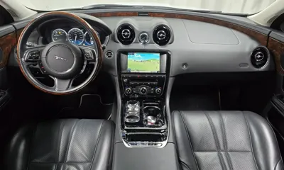 Jaguar XJ