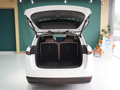 Li Auto 理想i8
