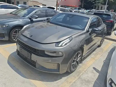 Lynk & Co 03