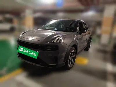 Lynk & Co 06
