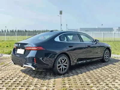 BMW i5