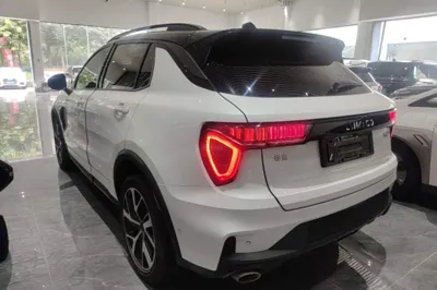 Lynk & Co 01 EM-P