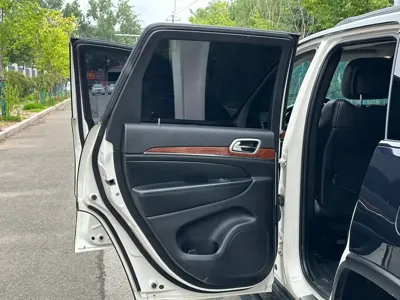 Jeep Grand Cherokee (Import)