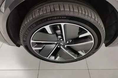 Li Auto L8