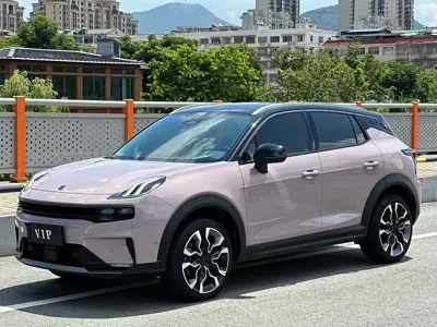 Lynk & Co 06