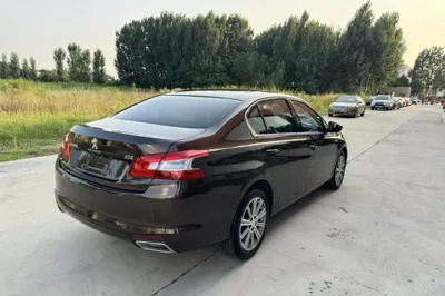 Peugeot 408
