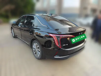 Hongqi E-QM5