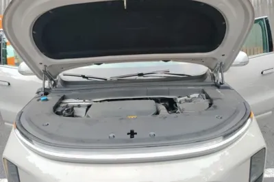 Li Auto L6