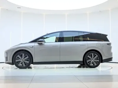Li Auto 理想i8
