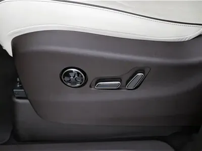 Denza Denza D9